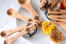 Load image into Gallery viewer, Bee Wooden Measuring Spoons
